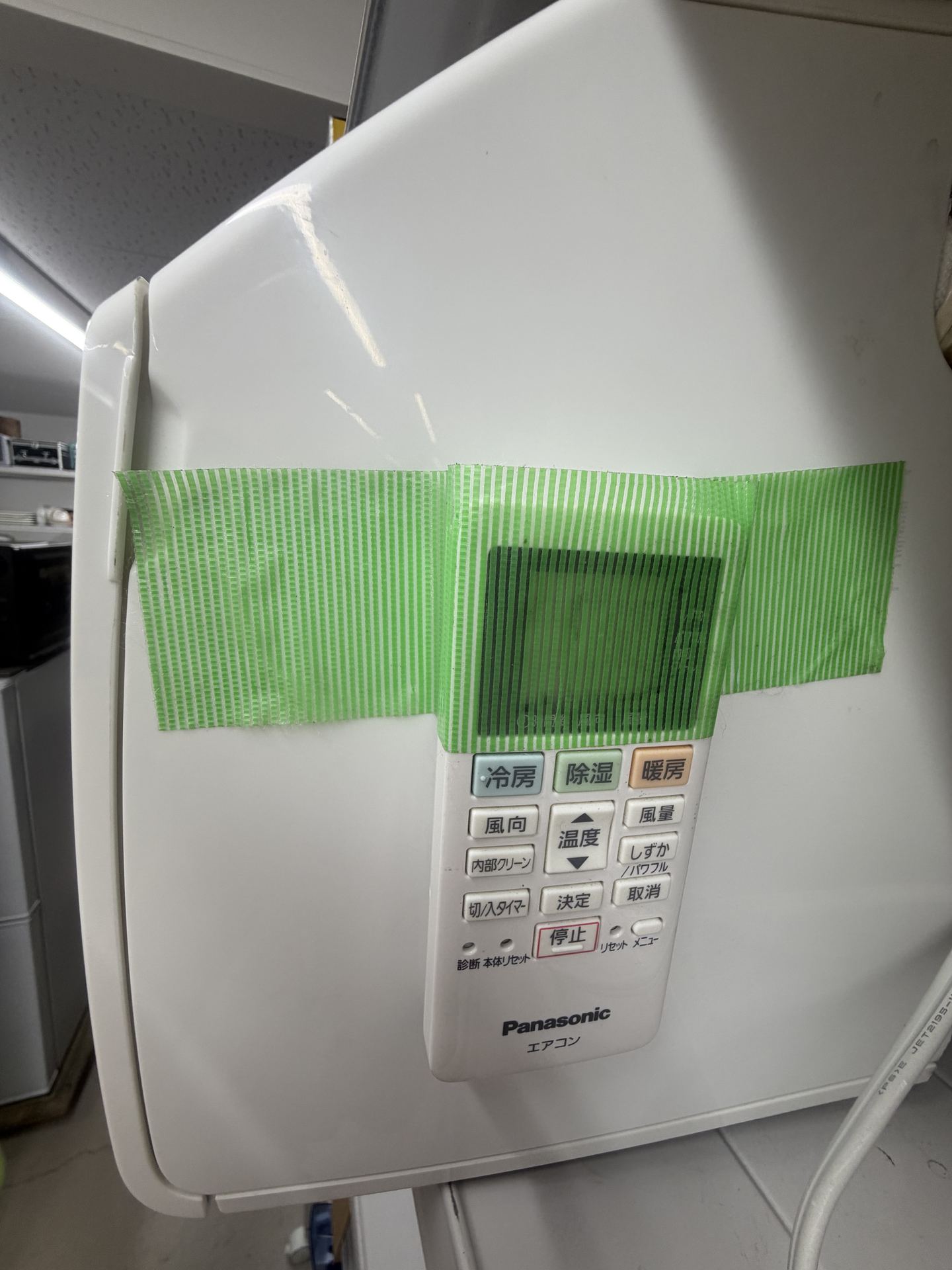 Panasonic エアコン室外機とリモコン
