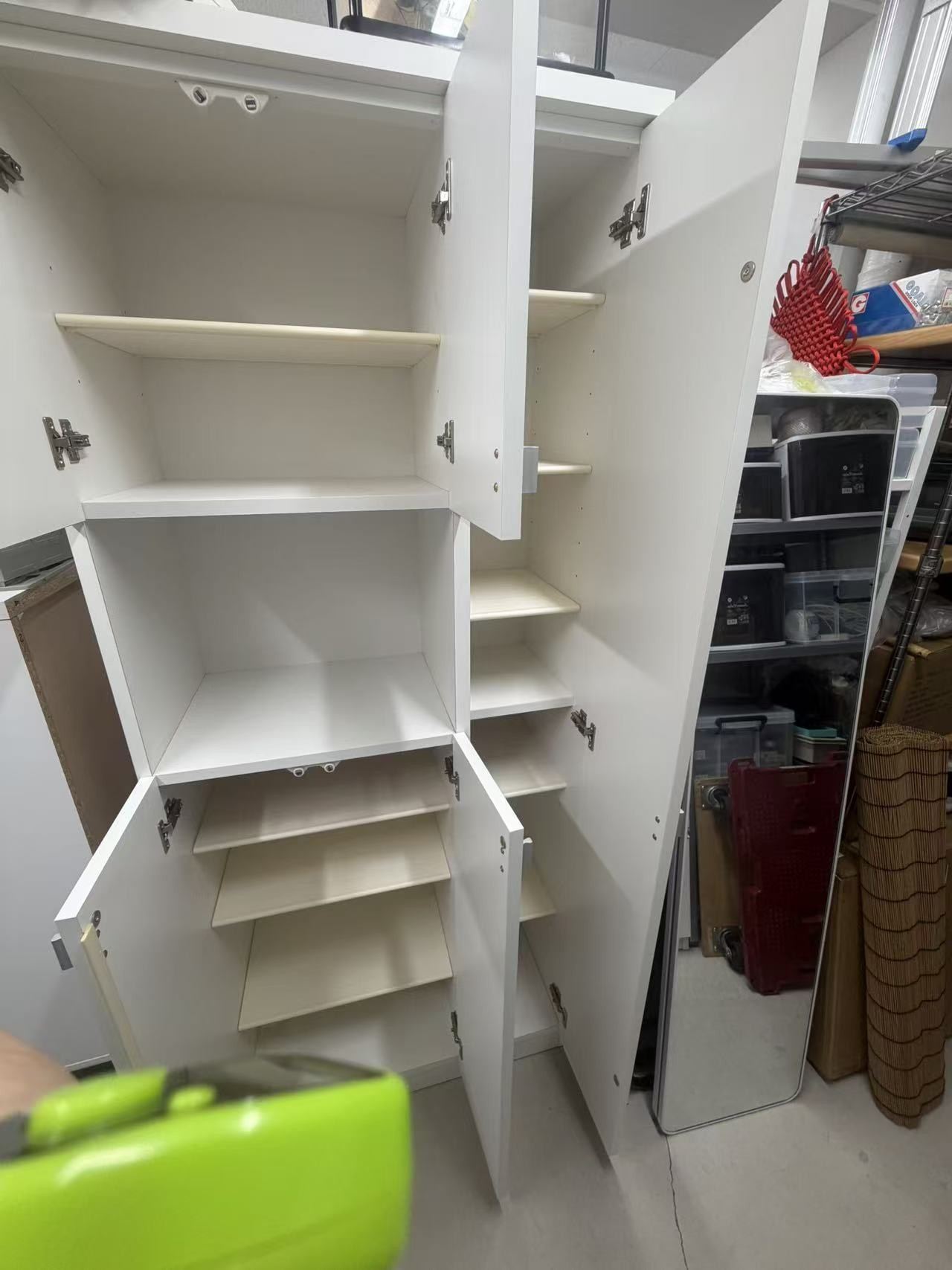 収納キャビネット内部棚