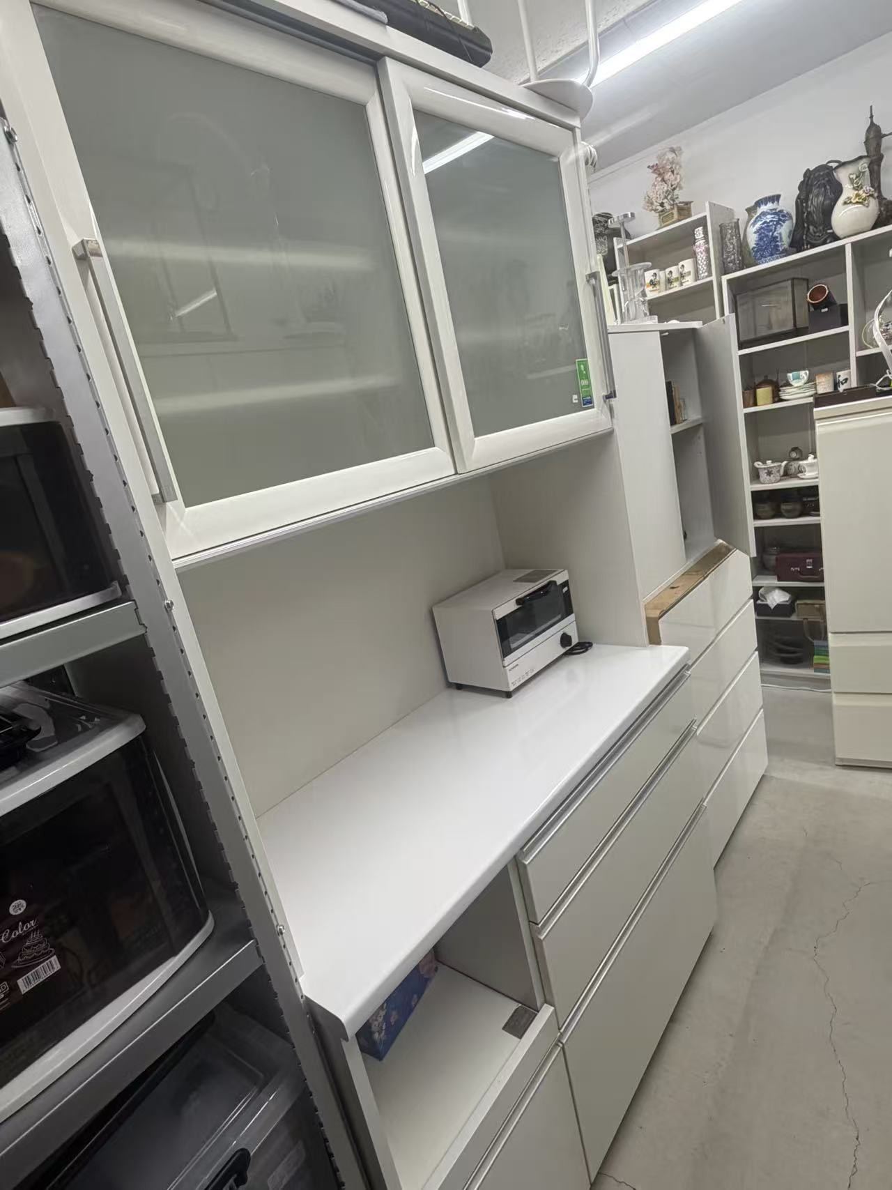 ホワイトキッチンボード斜め