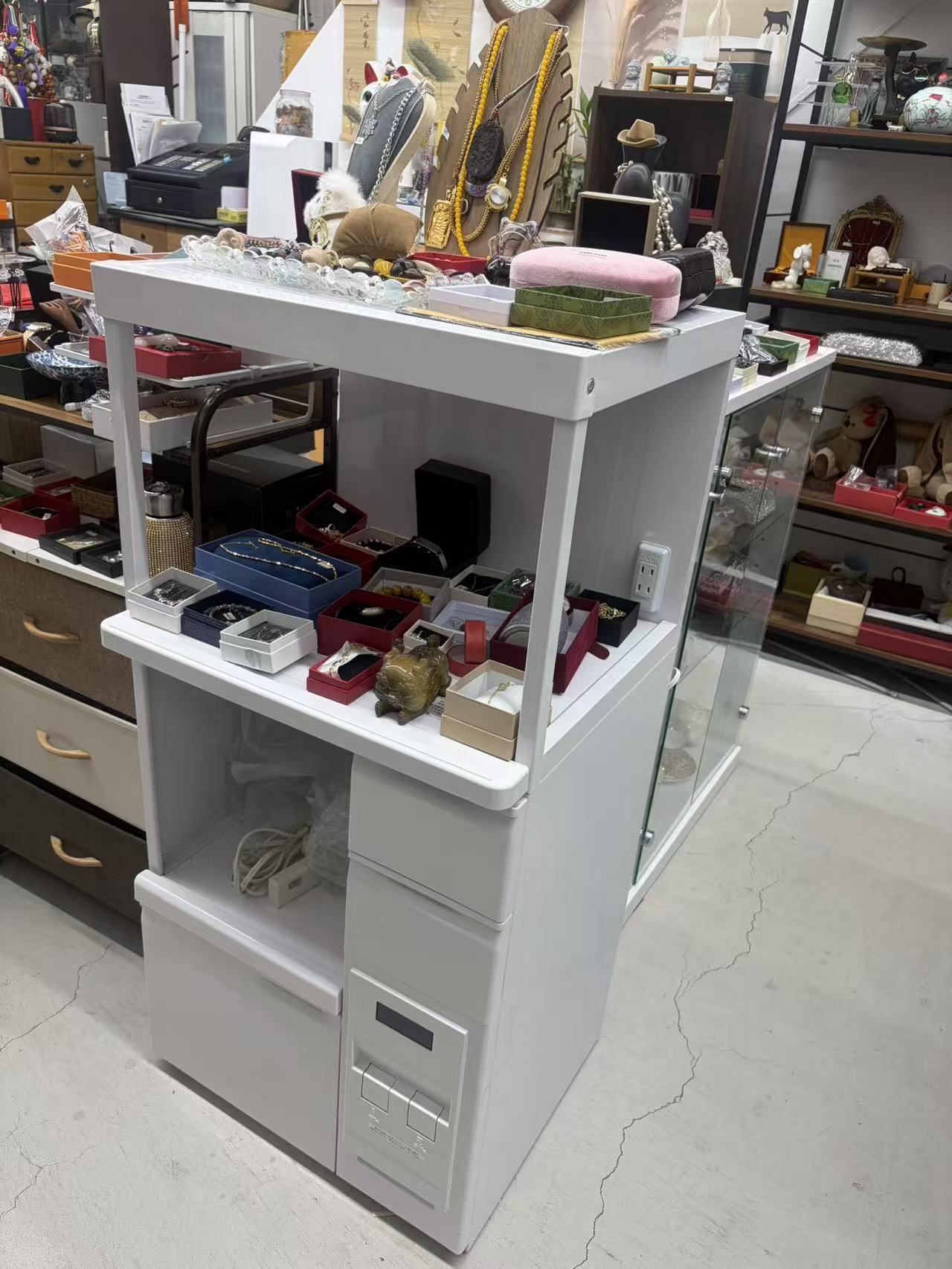 ホワイト ディスプレイ収納キャビネット・店舗什器
