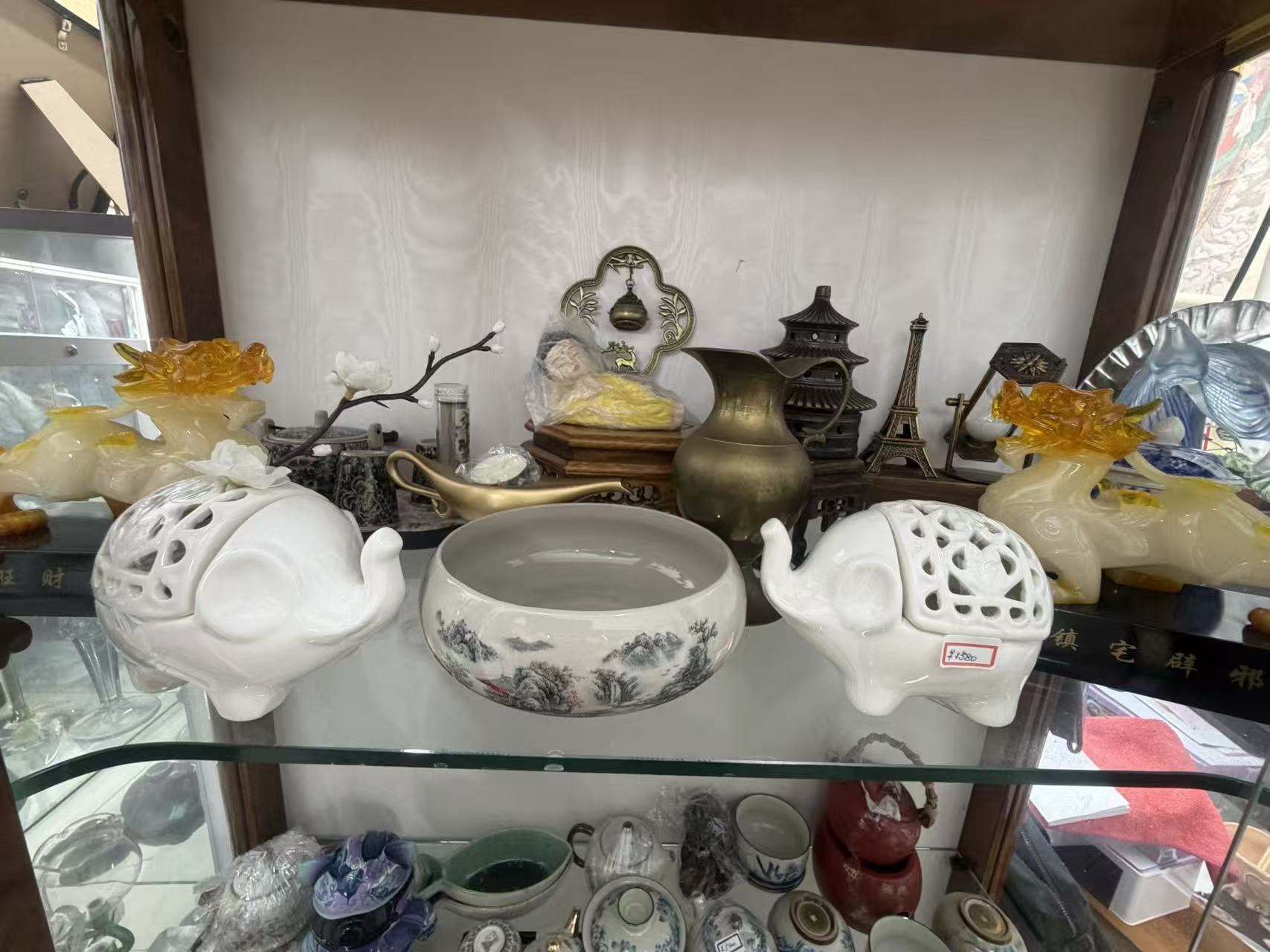 陶器・金属・石像・縁起物 インテリア置物 各種の店内展示写真4