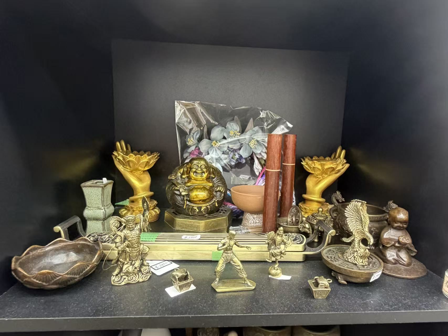 陶器・金属・石像・縁起物 インテリア置物 各種の店内展示写真6