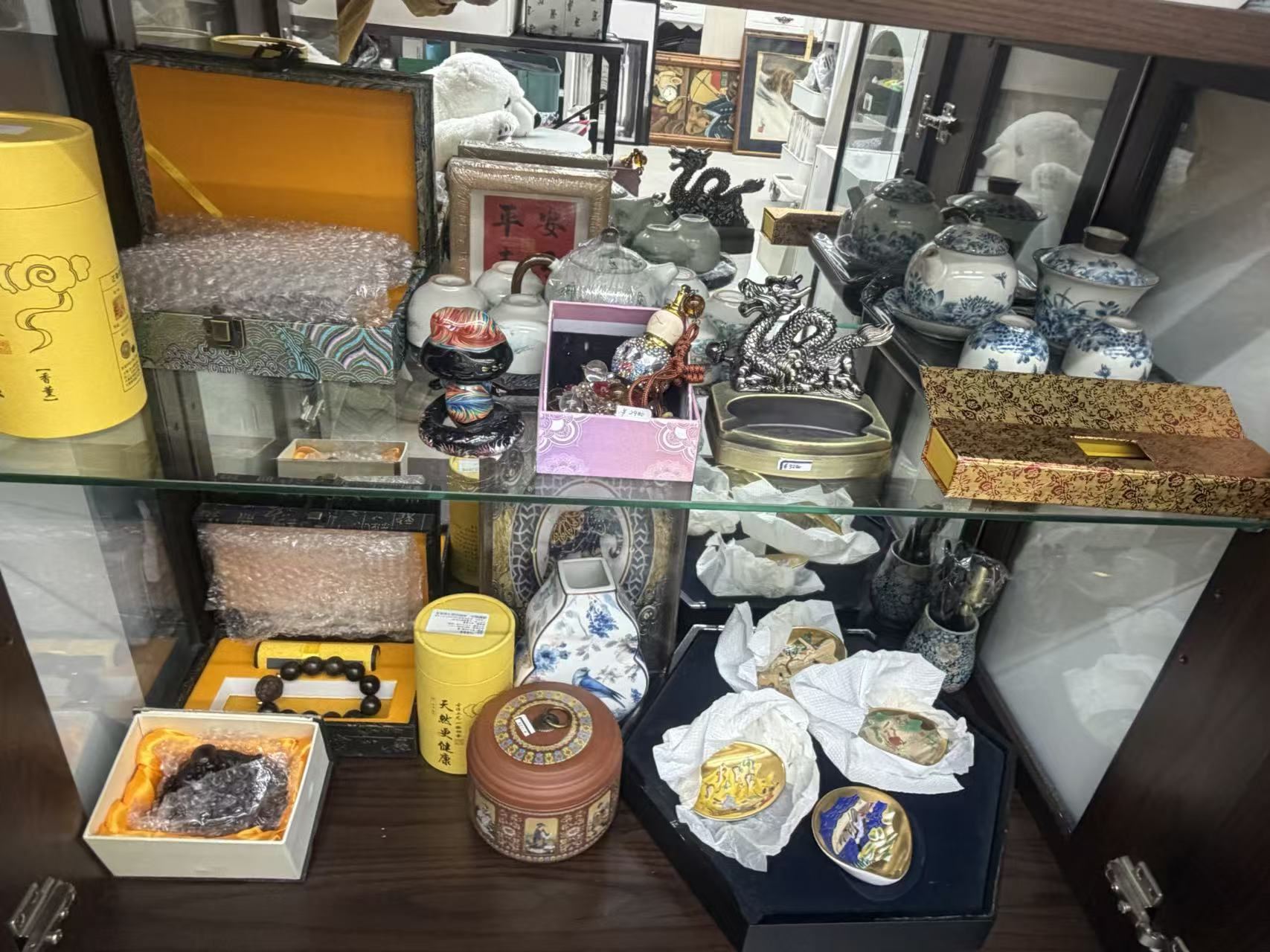 陶器・金属・石像・縁起物 インテリア置物 各種の店内展示写真10