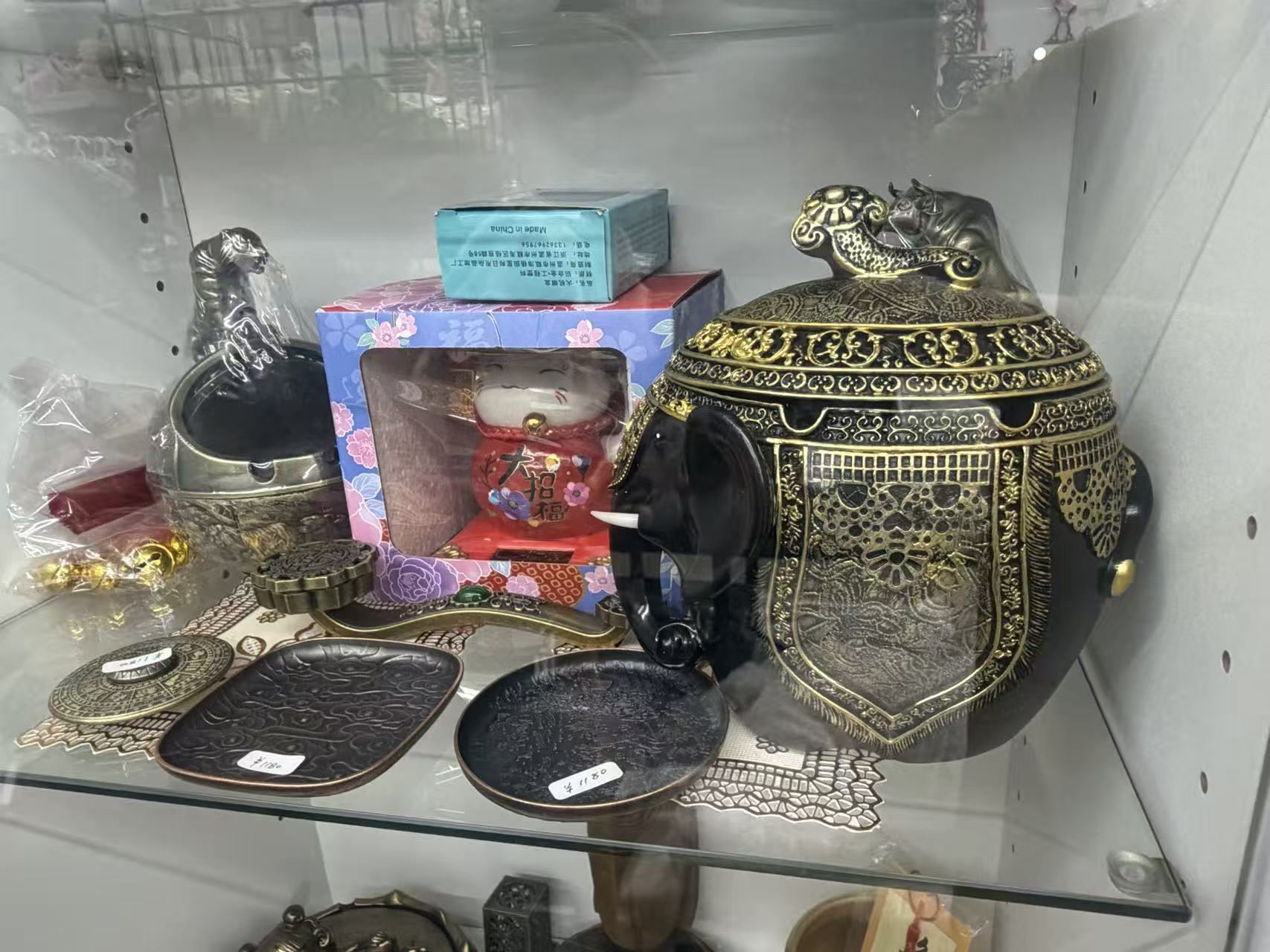 陶器・金属・石像・縁起物 インテリア置物 各種の店内展示写真14