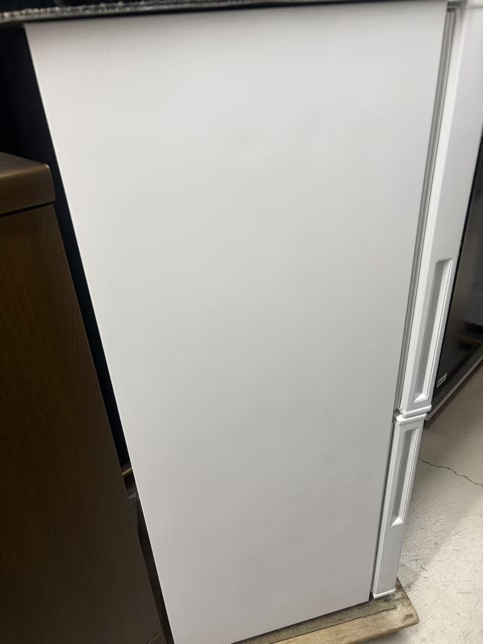 冷蔵庫右側面
