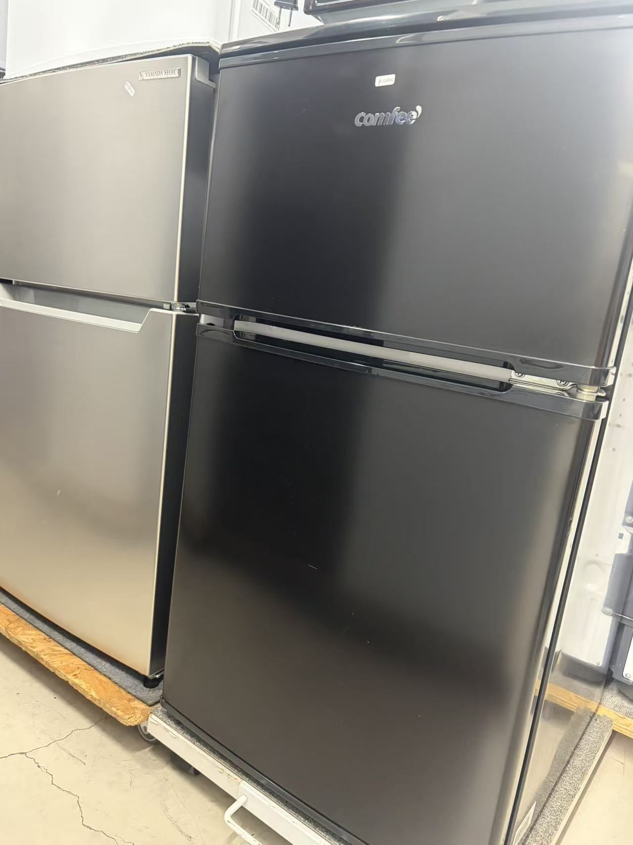 中古冷蔵庫 Comfee 90L RCT90BL(E)（2024年製・2ドア）