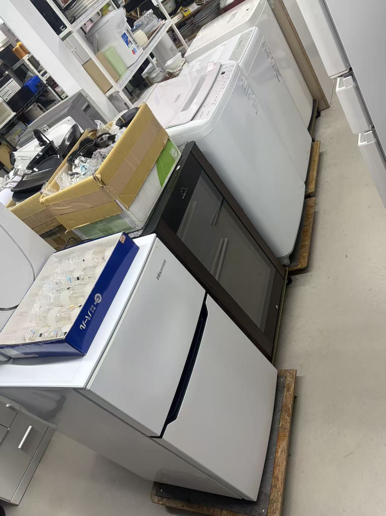 中古冷蔵庫の店内展示例・取扱い案内の店内展示写真4