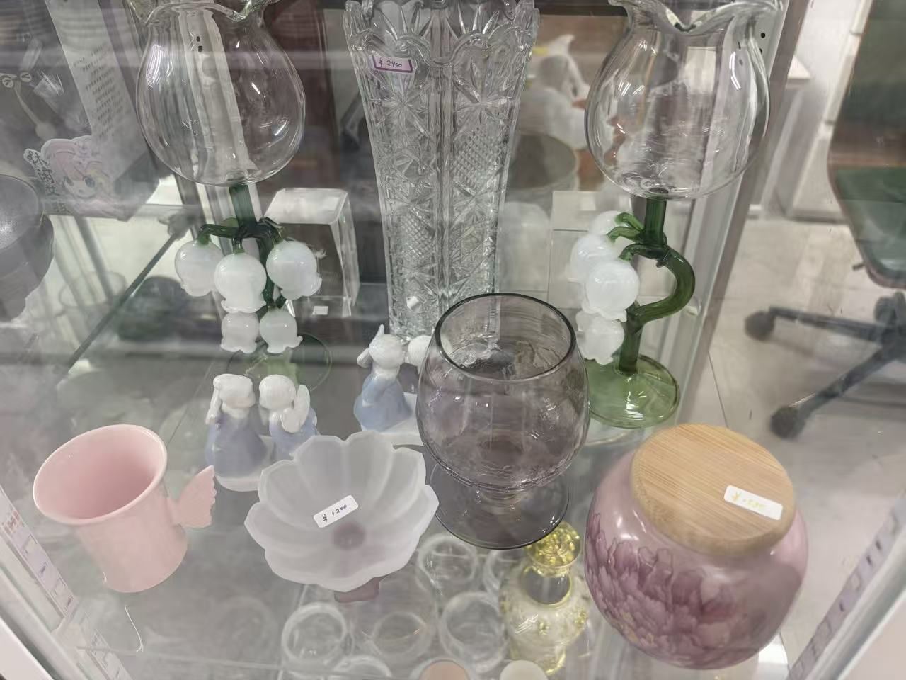 和洋陶磁器・茶器・ガラス食器 各種の店内展示写真7