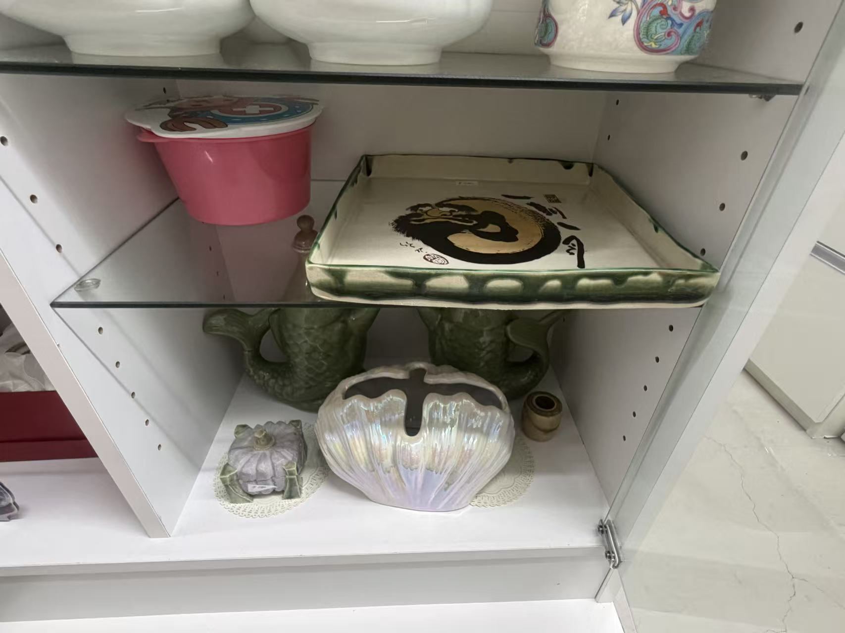 和洋陶磁器・茶器・ガラス食器 各種の店内展示写真12
