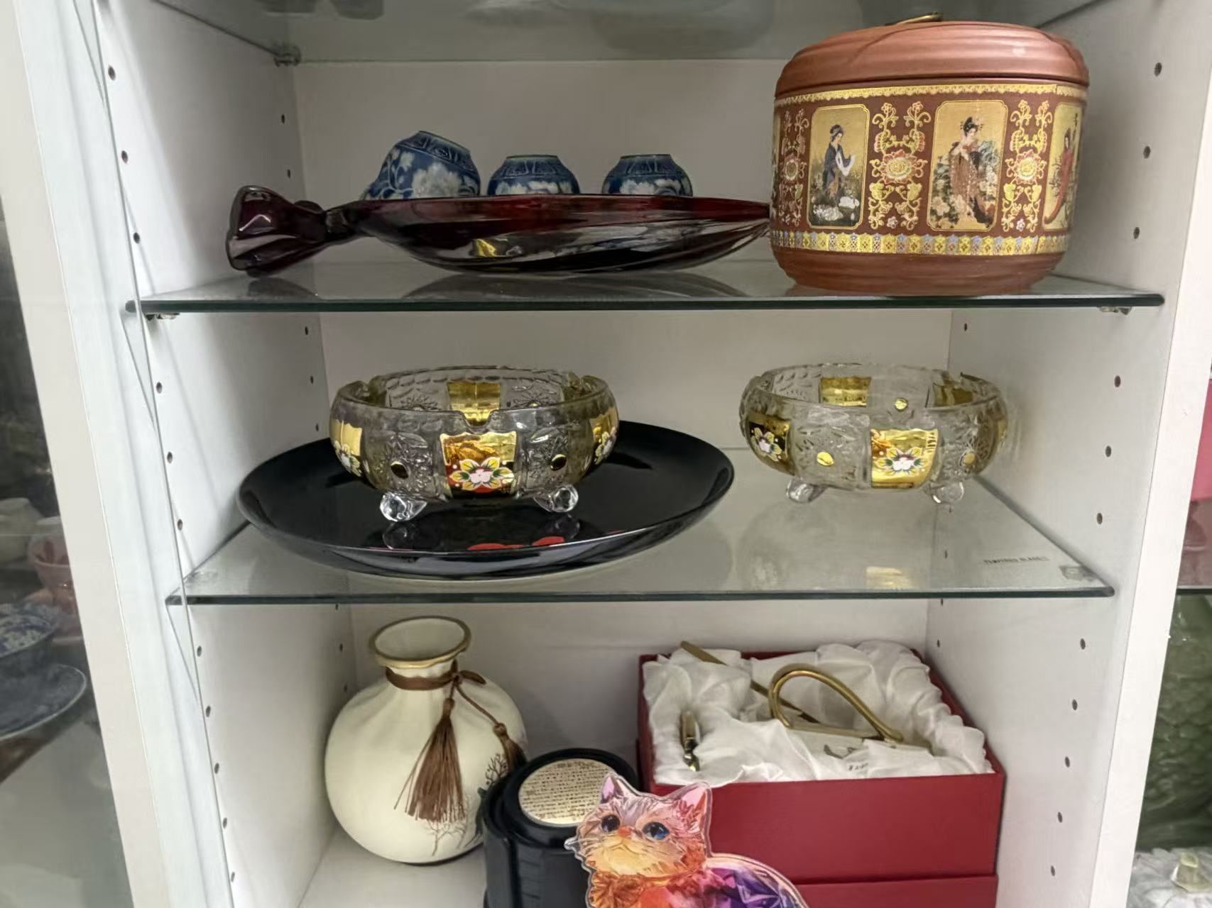 和洋陶磁器・茶器・ガラス食器 各種の店内展示写真16