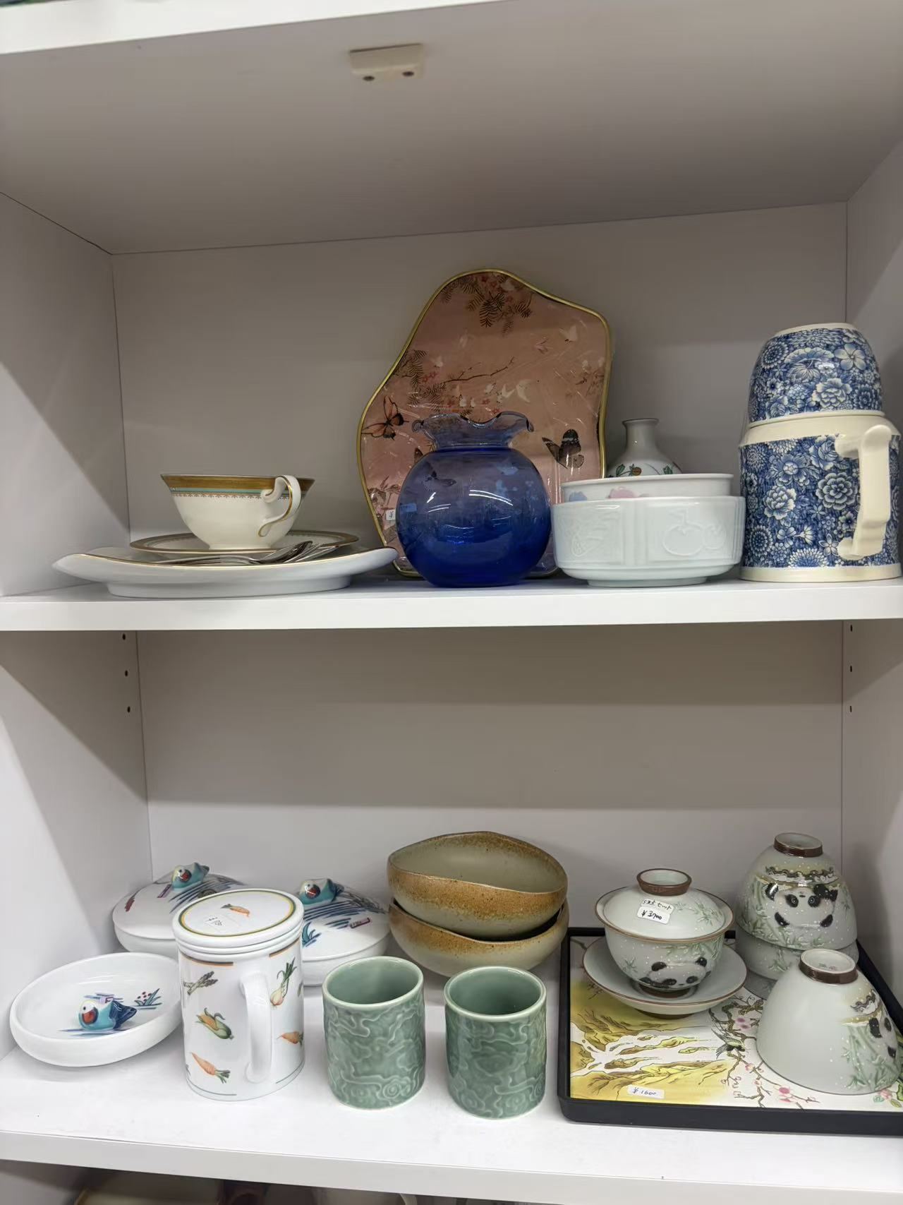 和洋陶磁器・茶器・ガラス食器 各種の店内展示写真17