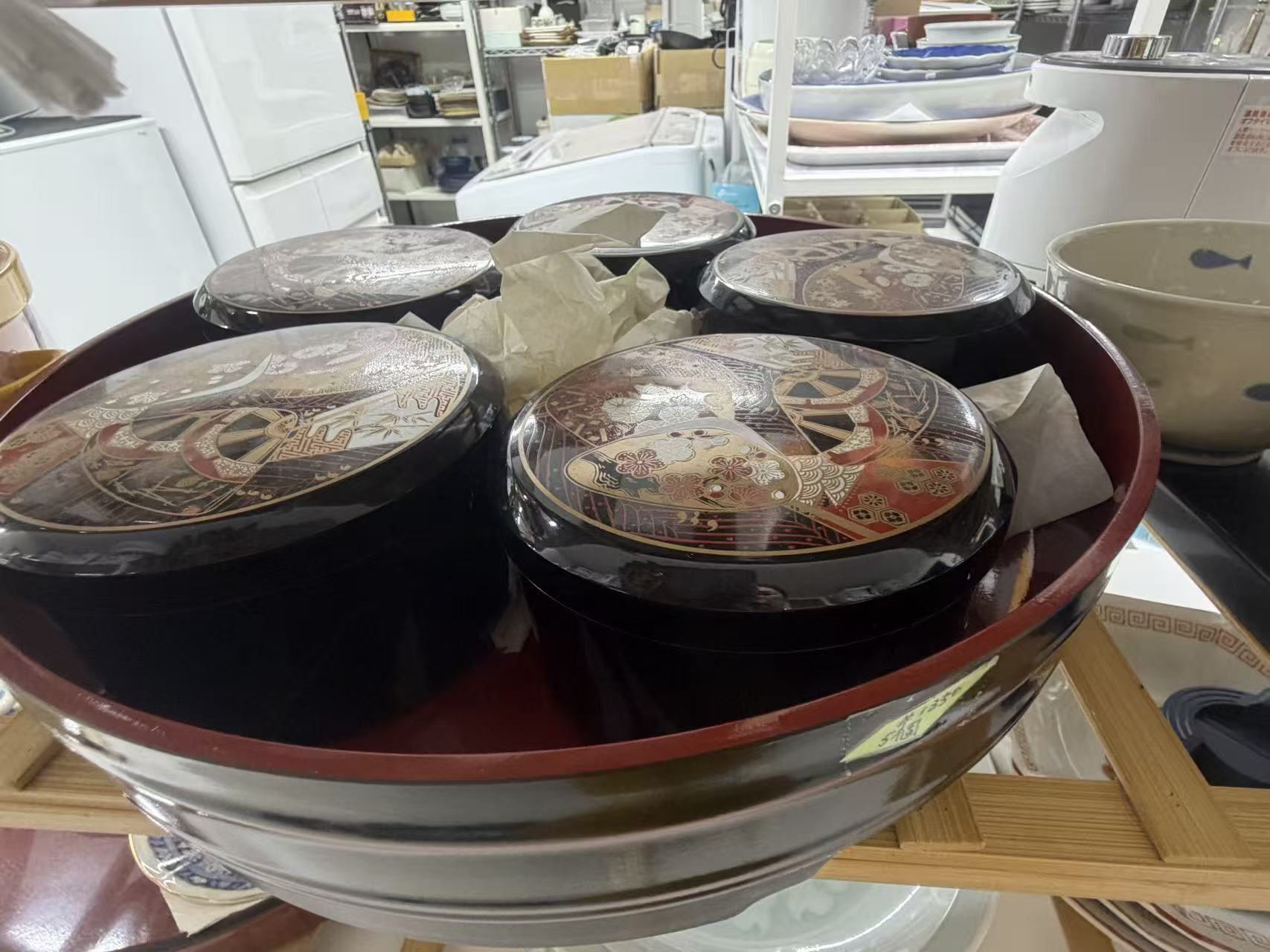 和洋陶磁器・茶器・ガラス食器 各種の店内展示写真29