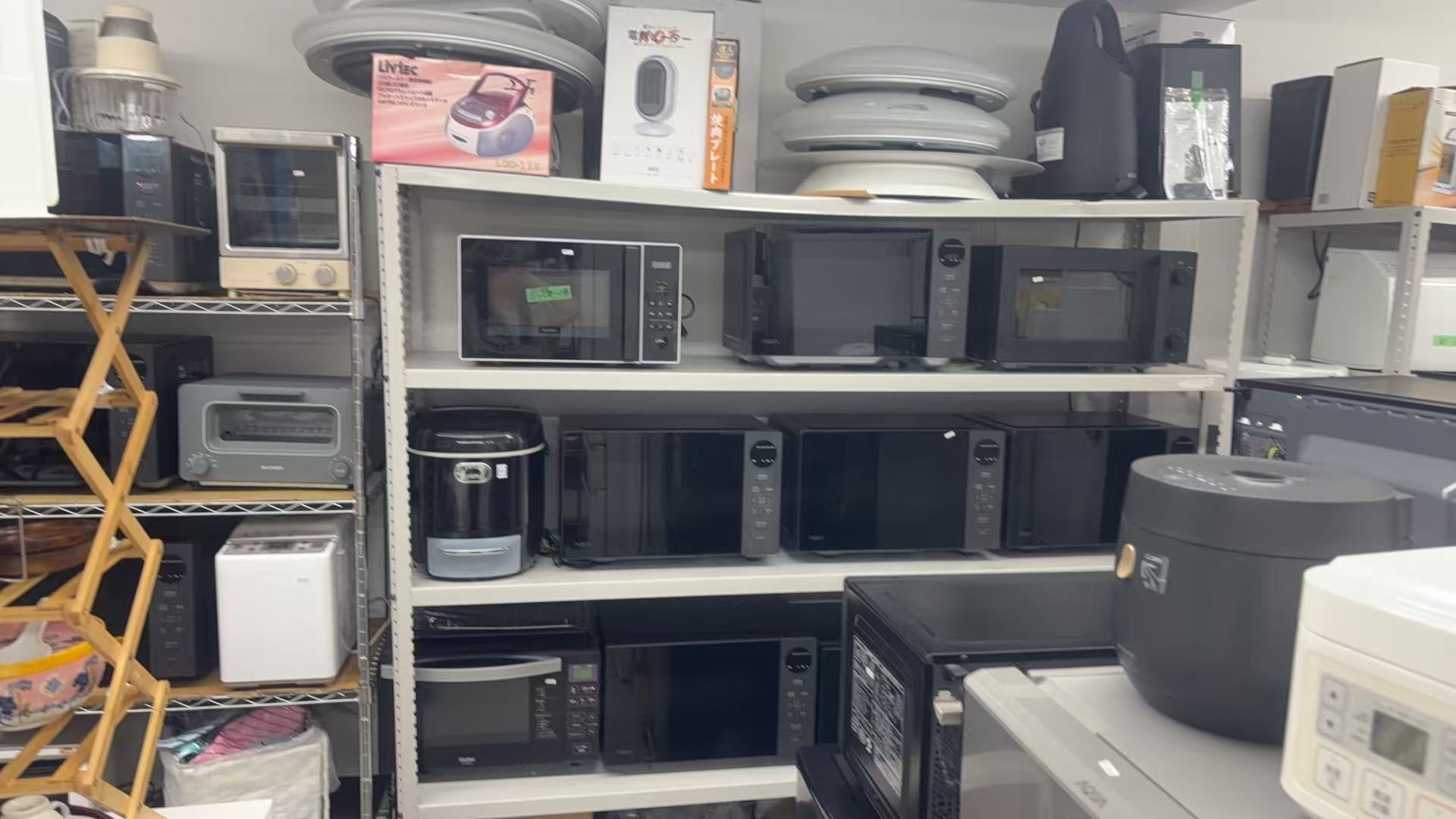 電子レンジと炊飯器の棚