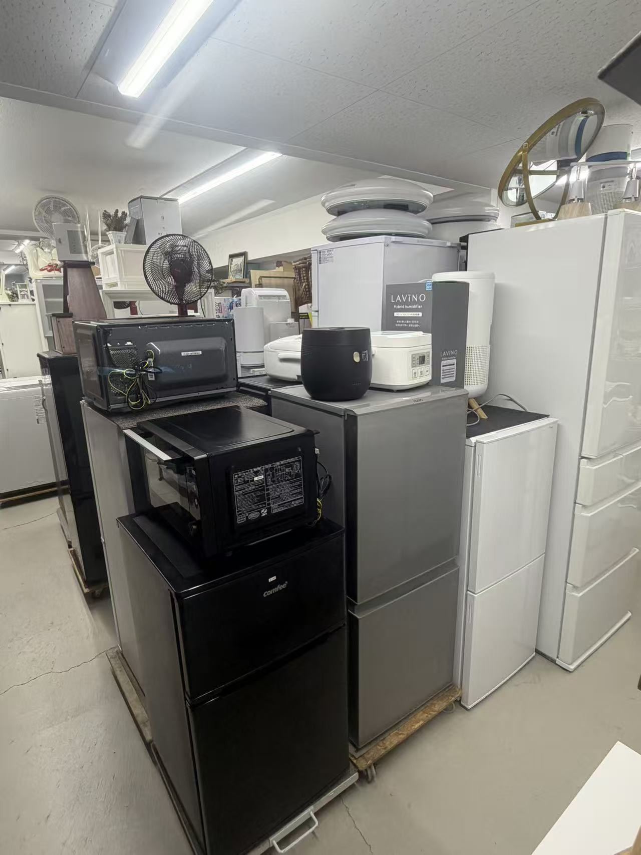 冷蔵庫と生活家電の展示